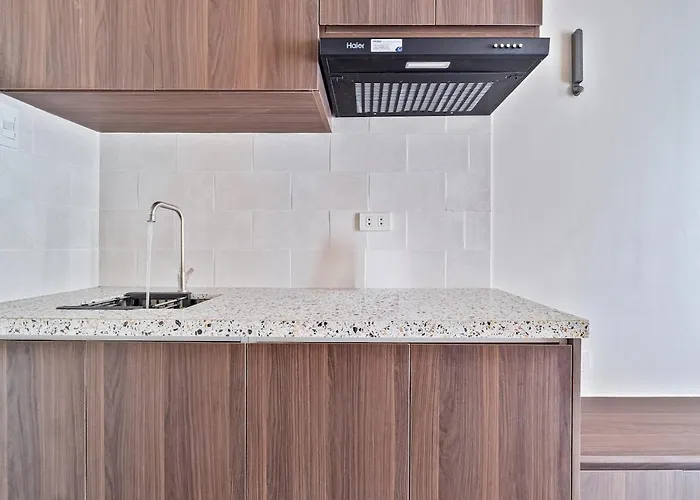 Bluedoor Spring White Near It Park Apartment Cebu