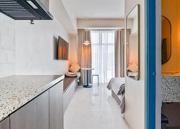 Bluedoor Spring White Near It Park Apartment Cebu